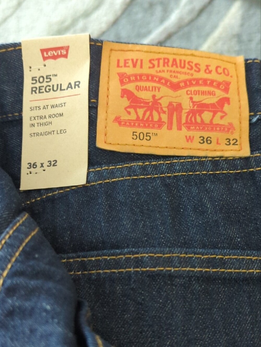 Levi's Men’s Straight Dark Indigo Jeans with Contrast Stitching